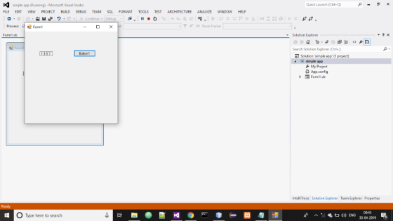 Quick Launch (Ctrl+Q) simple app (Running) - Microsoft Visual Studio FILE EDIT VIEW PROJECT BUILD DEBUG TEAM SQL FORMAT TOOLS