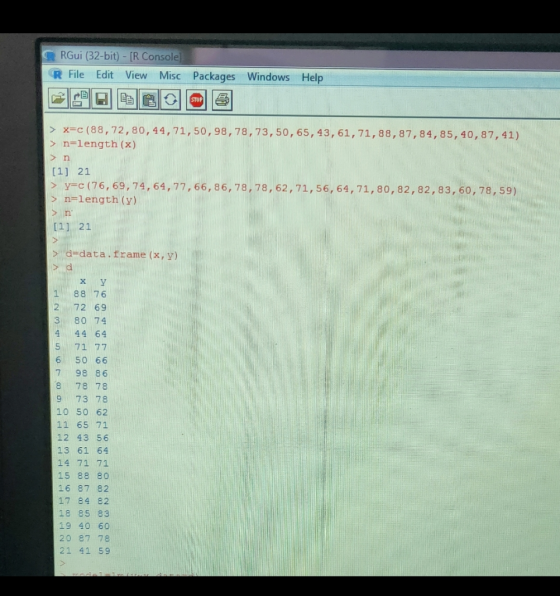 RGui (32-bit) - [R Console) R File Edit View Misc Packages Windows Help > x=c(88,72,80,44,71,50,98,78,73,50,65, 43,61,71,88,8