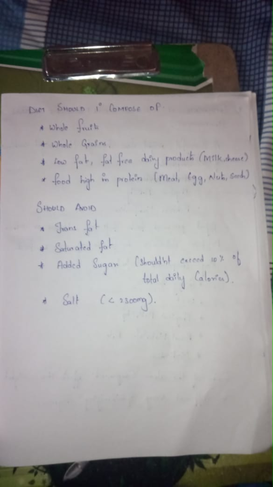 CoMPOse oP Dien SHOOLD * whole futh + whole Grafne, + fno fat, fat frce doring produch (mlk.hrue) food high in prolein (meal,