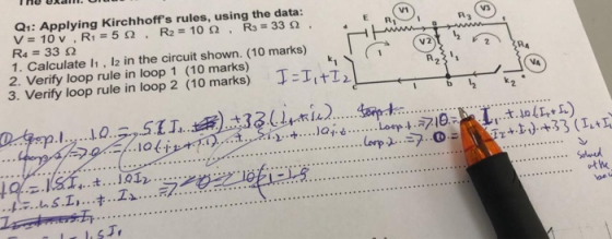Q1: Applying Kirchhoffs rules, using the data: V = 10 v , R1 = 50, R2 = 1022, R3 = 33 . R4 = 332 1. Calculate 11, 12 in the