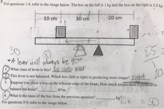 For questions 1-4, refer to the image below. The box on the left is 1 kg and the box on the right is 2,5 kg, 10 cm 30 cm 20 c